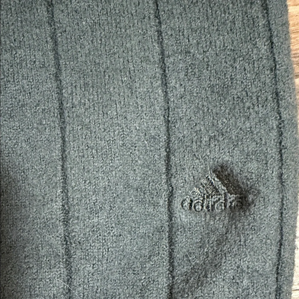 Vintage Adidas Men’s Sz. L 100% Wool Gray V Neck Ribbed Sweater Vest Golf